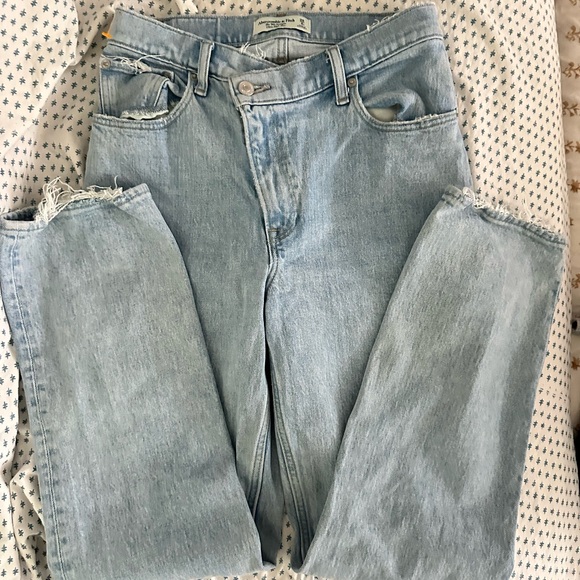 Cross button Abercrombie and fitch jeans - Picture 2 of 6